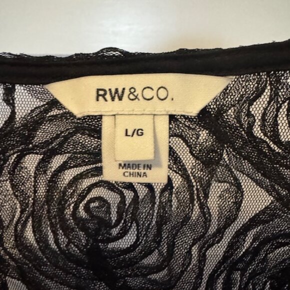 Black rosette RW&CO blouse size L - Picture 2 of 2